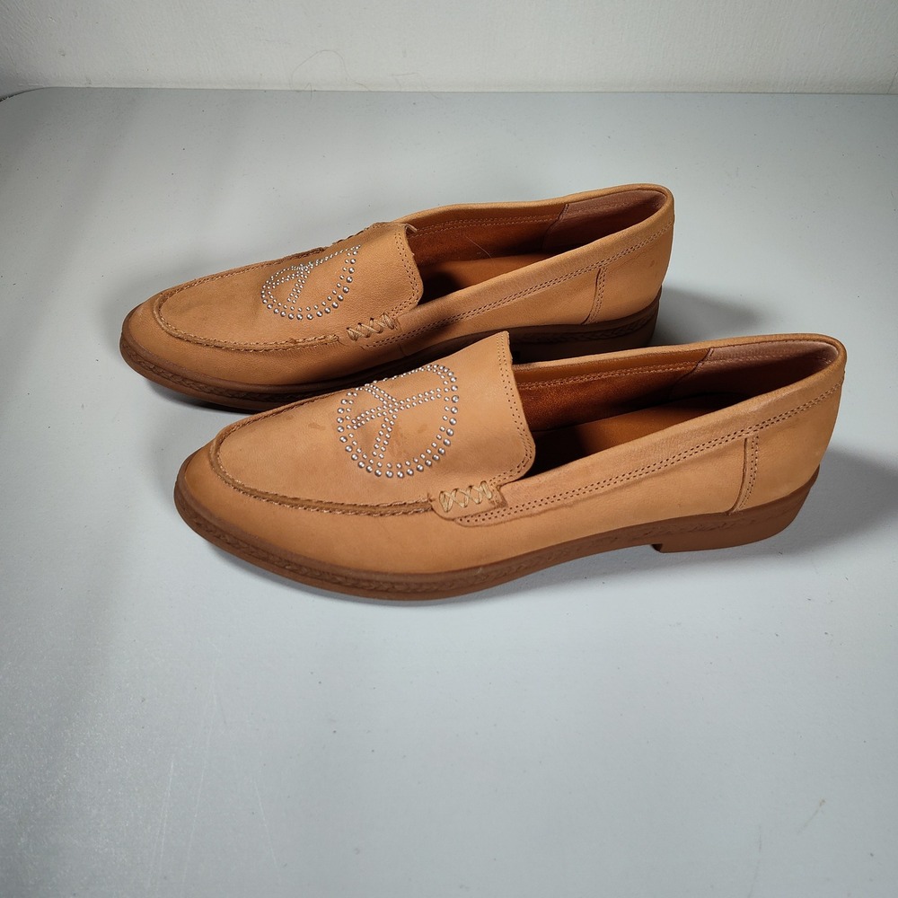 Lucky Brand Redmy Tan Leather Studded Peace Sign Loafers Flats Women's 10